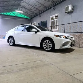 Toyota Camry 2021