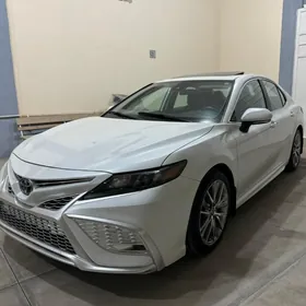 Toyota Camry 2021