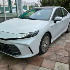 Toyota Camry 2025