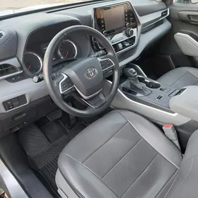 Toyota Highlander 2022