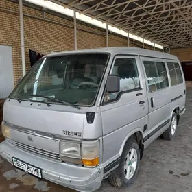 Toyota Hiace 1988
