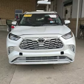 Toyota Highlander 2022
