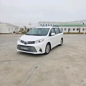 Toyota Sienna 2020