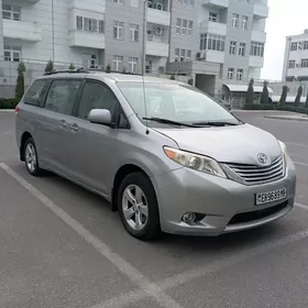 Toyota Sienna 2012