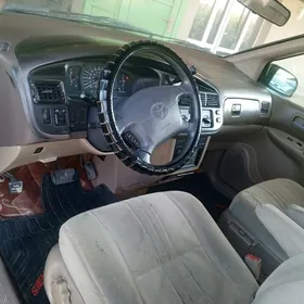 Toyota Sienna 1998
