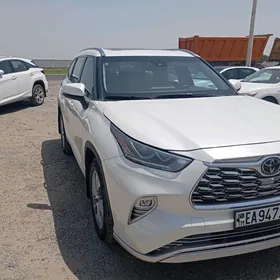 Toyota Highlander 2021