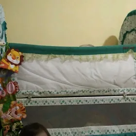 детская кроватка