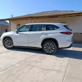 Toyota Highlander 2020