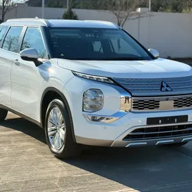 Mitsubishi Outlander 2025