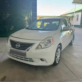 Nissan Versa 2012
