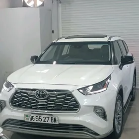 Toyota Highlander 2021