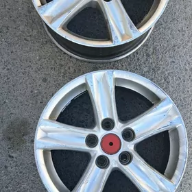 Toyota Diska razmer 16