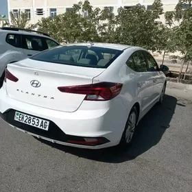 Hyundai Elantra 2019