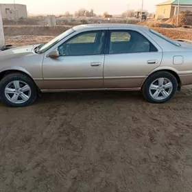 Toyota Camry 2001