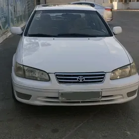 Toyota Camry 1999