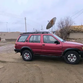 Nissan Pathfinder 1996