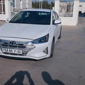 Hyundai Elantra 2019