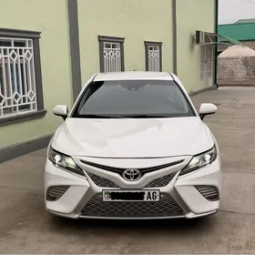 Toyota Camry 2018