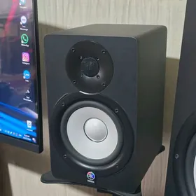 Yamaha Hs5