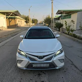 Toyota Camry 2018