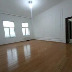 элитка Нефтигаз Юбилейная