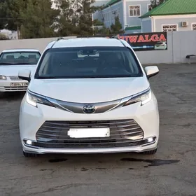 Toyota Sienna 2022