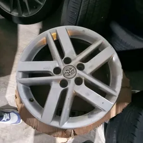 palta Camry GLX diska