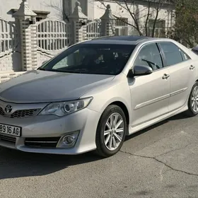 Toyota Camry 2014