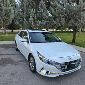 Hyundai Elantra 2023