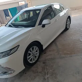 Toyota Camry 2021