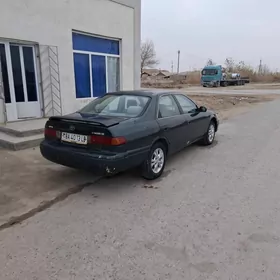 Toyota Camry 2000