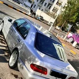 Mercedes-Benz E320 1997