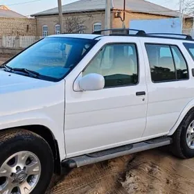 Nissan Pathfinder 1999