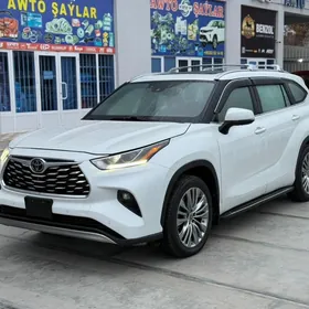 Toyota Highlander 2021
