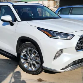 Toyota Highlander 2022