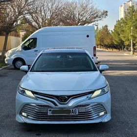 Toyota Camry 2018