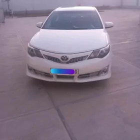 Toyota Camry 2014