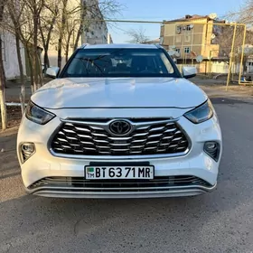 Toyota Highlander 2020