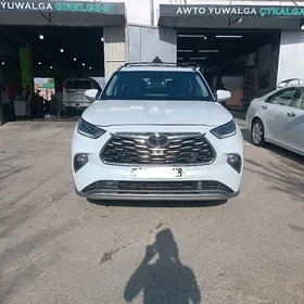 Toyota Highlander 2021