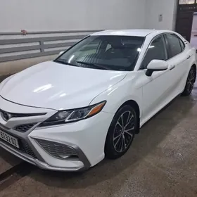 Toyota Camry 2020