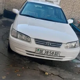 Toyota Camry 2000