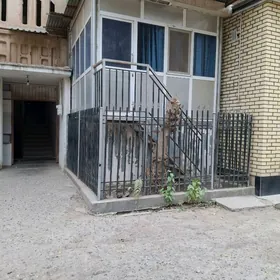 satlyk jaý eýesinden