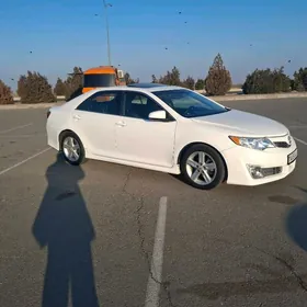 Toyota Camry 2012
