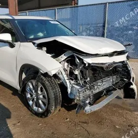 Toyota Highlander 2021