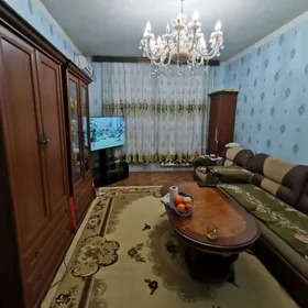 8 мкр. 3 комн. 1 эт.