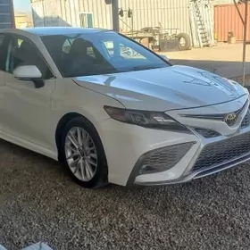 Toyota Camry 2022
