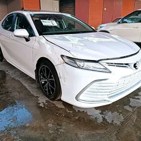 Toyota Camry Hybrid 2022