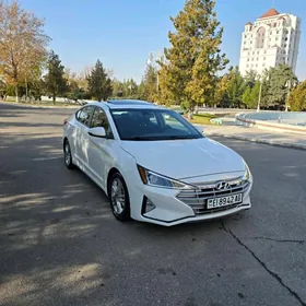 Hyundai Elantra 2020