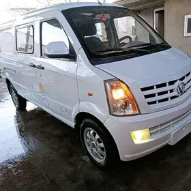 Toyota Hiace 2021