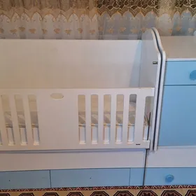 детская кроватка